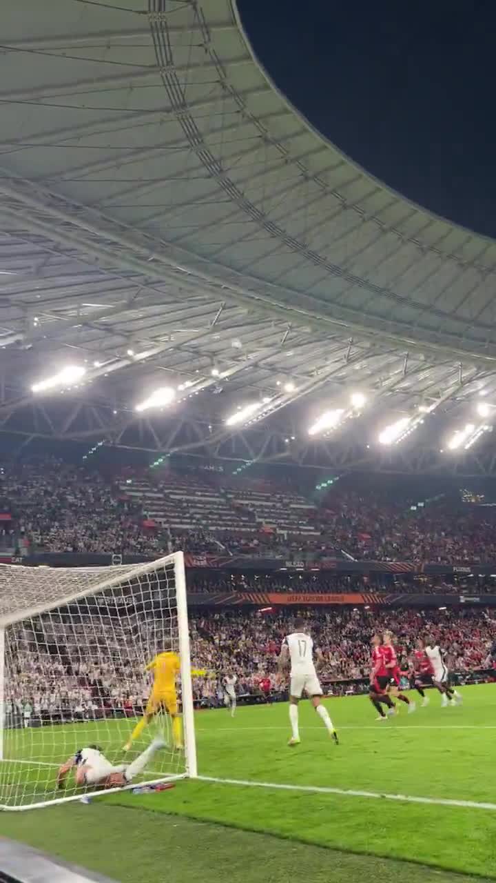 Van de Ven's great save against Manchester United
