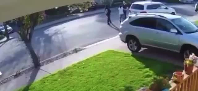 The would-be robber tried to strike but ended up crying like a baby after getting defeated