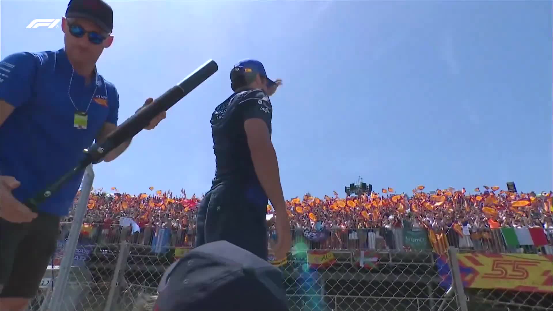The connection between Carlos Sainz and the Spanish fans present in the grandstand that bears his name