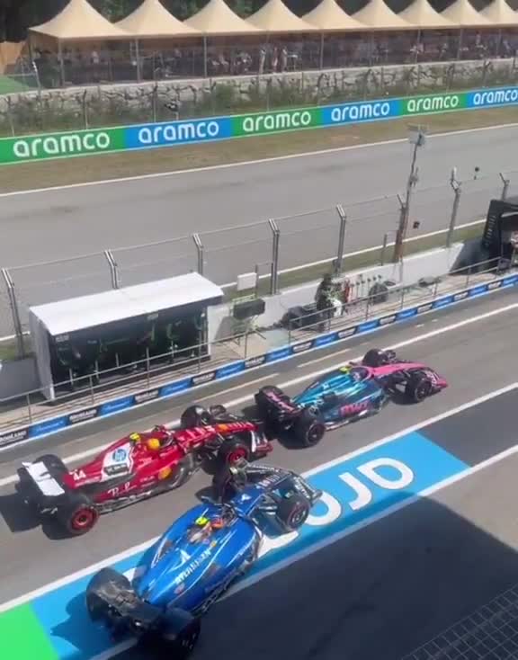 Lewis Hamilton was not letting that Williams in