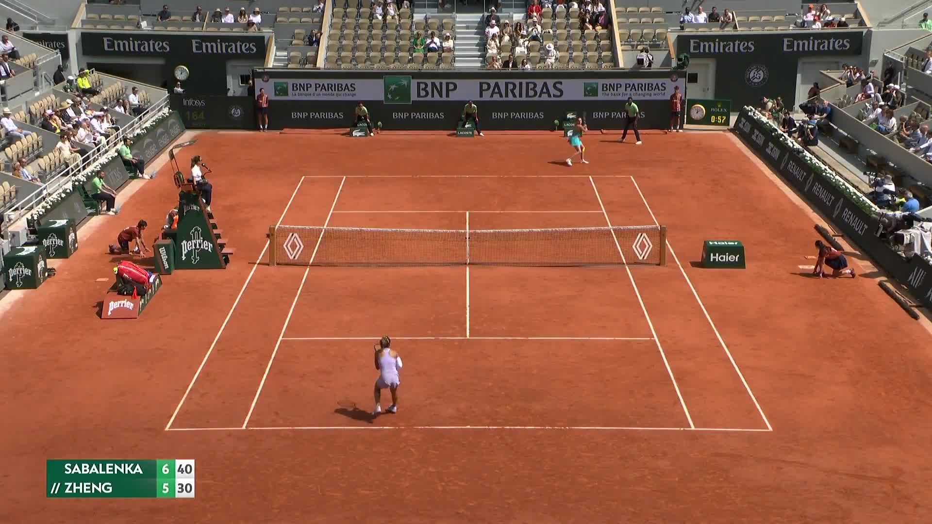 Set point in the match between Sabalenka and Zheng at Roland Garros