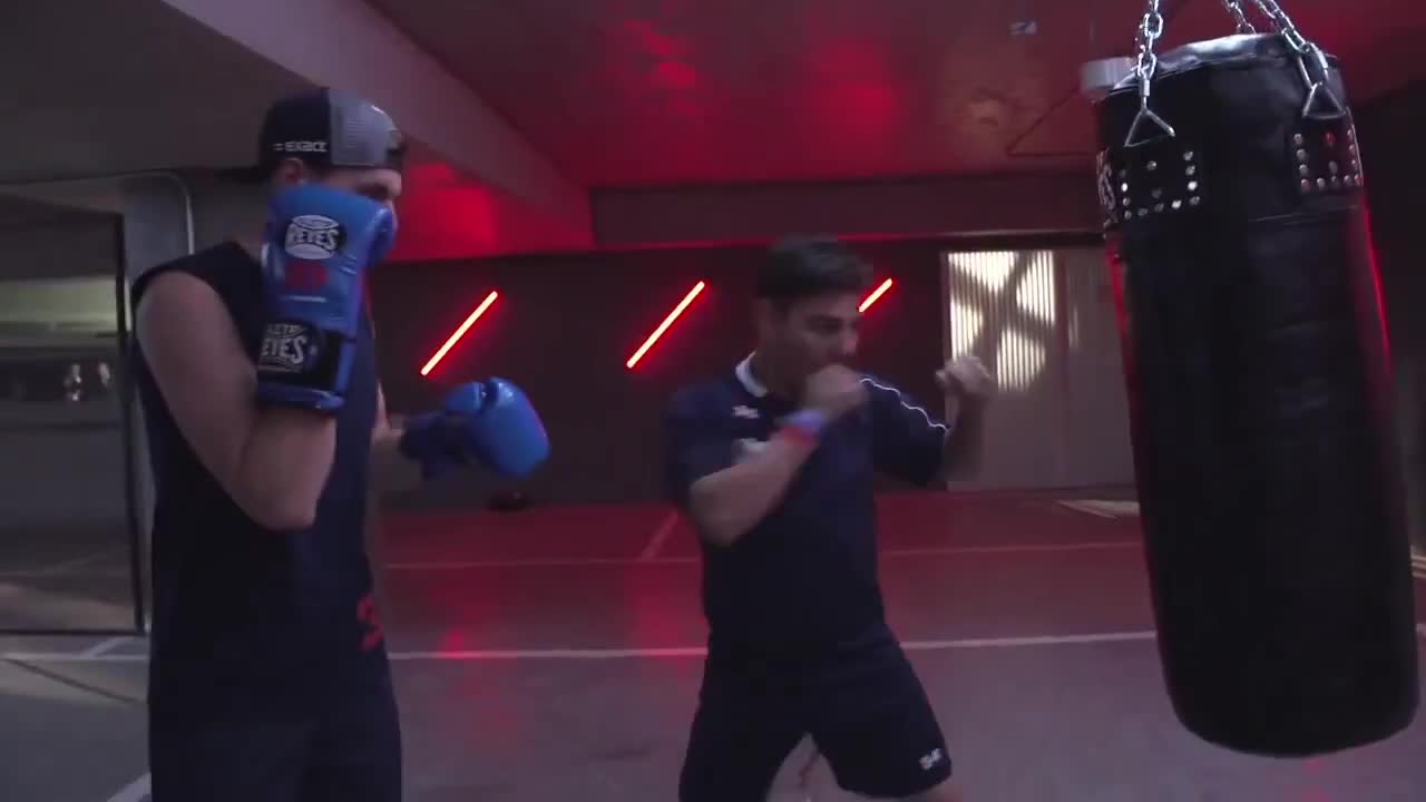 Max Verstappen boxing. Heck yeah