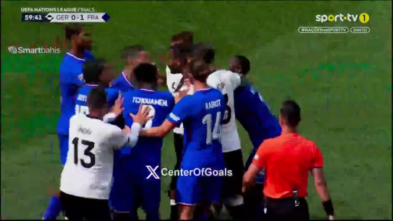 Tension between Jonathan Tah and Lucas Hernández!