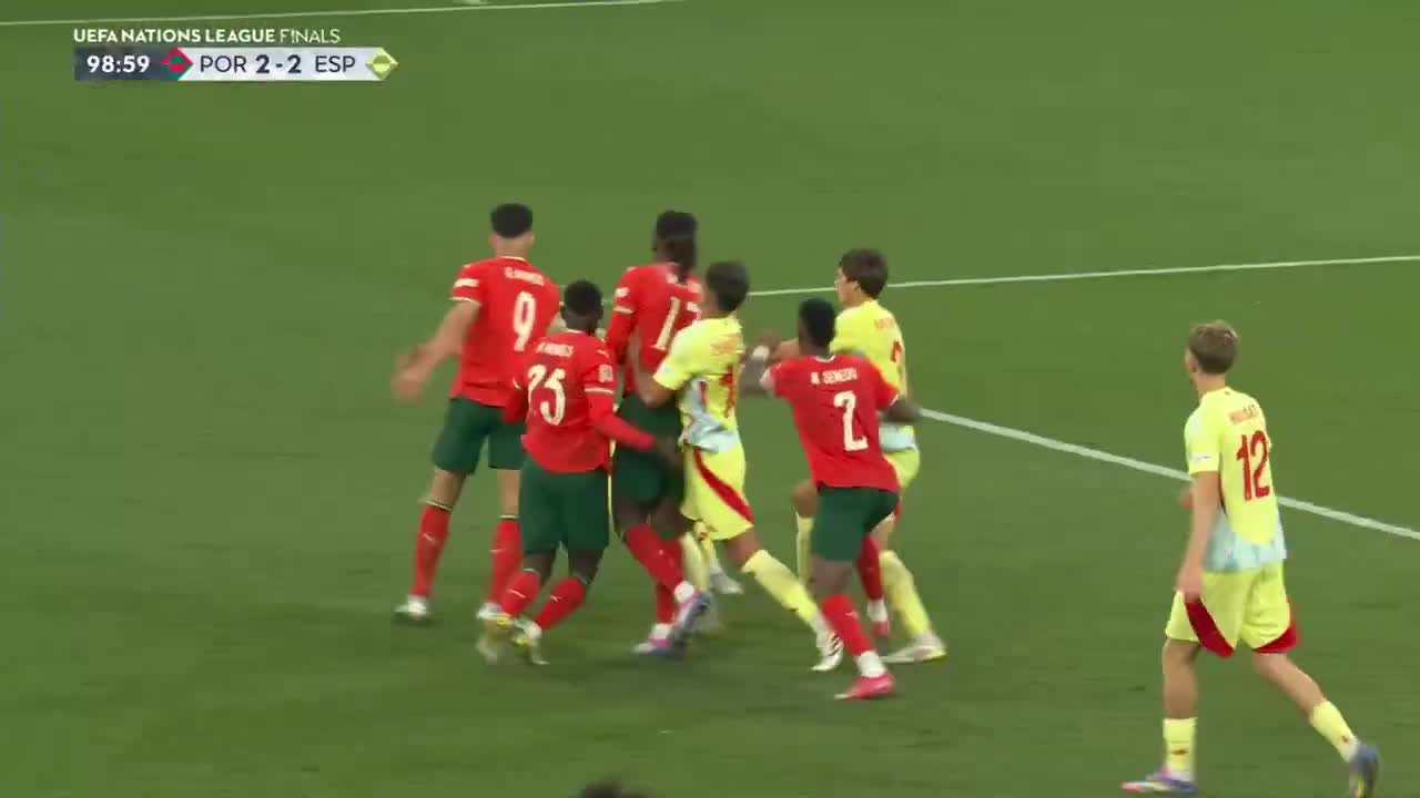 Things starting to get chippy here between Portugal and Spain players