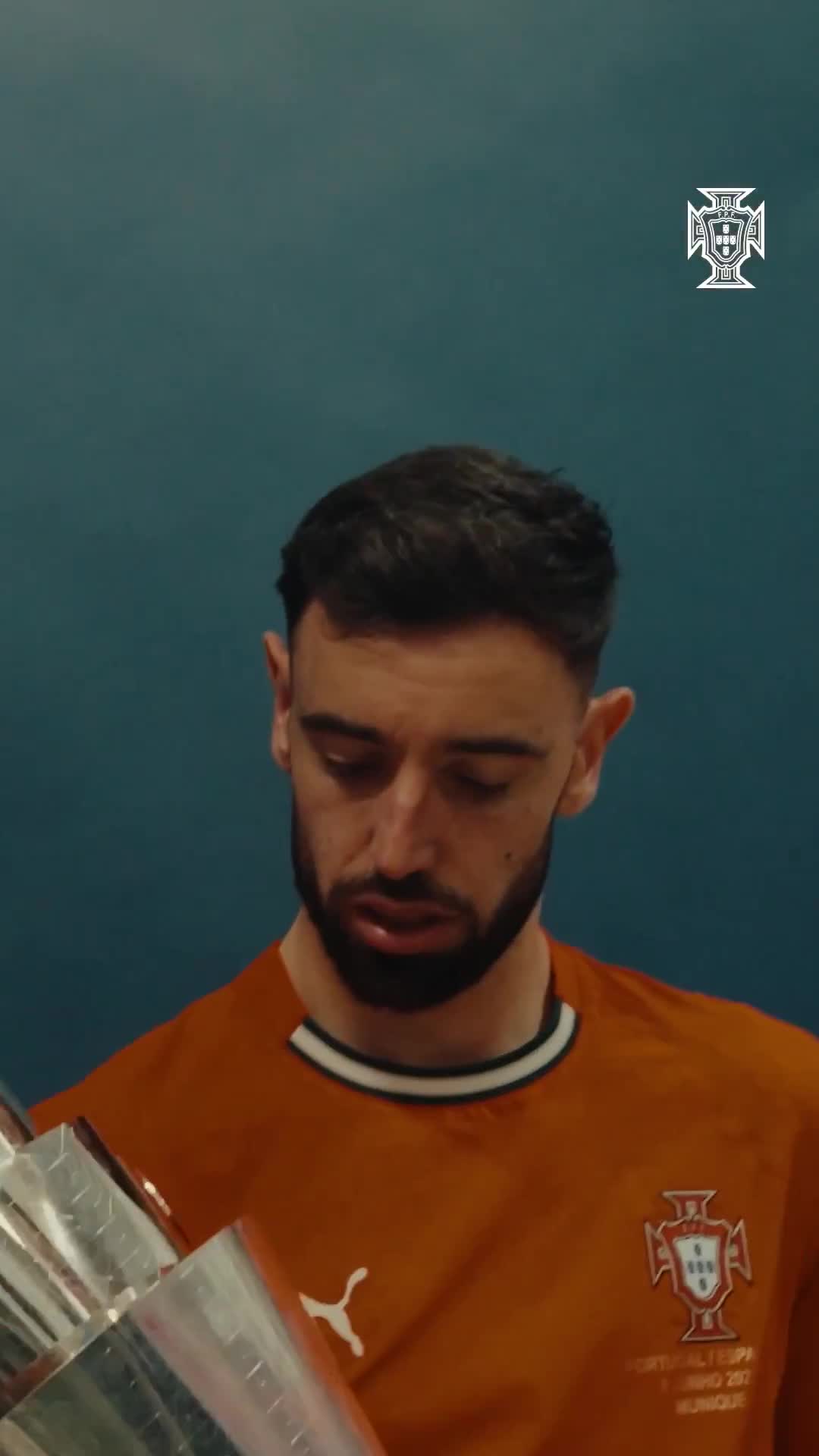 Bruno Fernandes is NOT letting go of that trophy