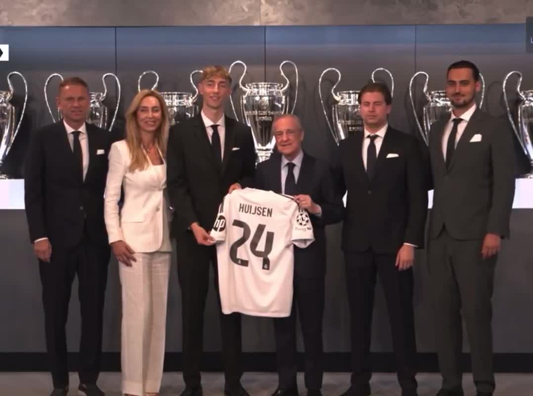 Dean Huijsen presented with official Real Madrid number alongside his family