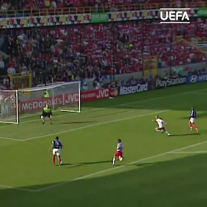 25 years ago today, Thierry Henry scored this memorable goal as France beat Denmark 3-0 at Euro 2000