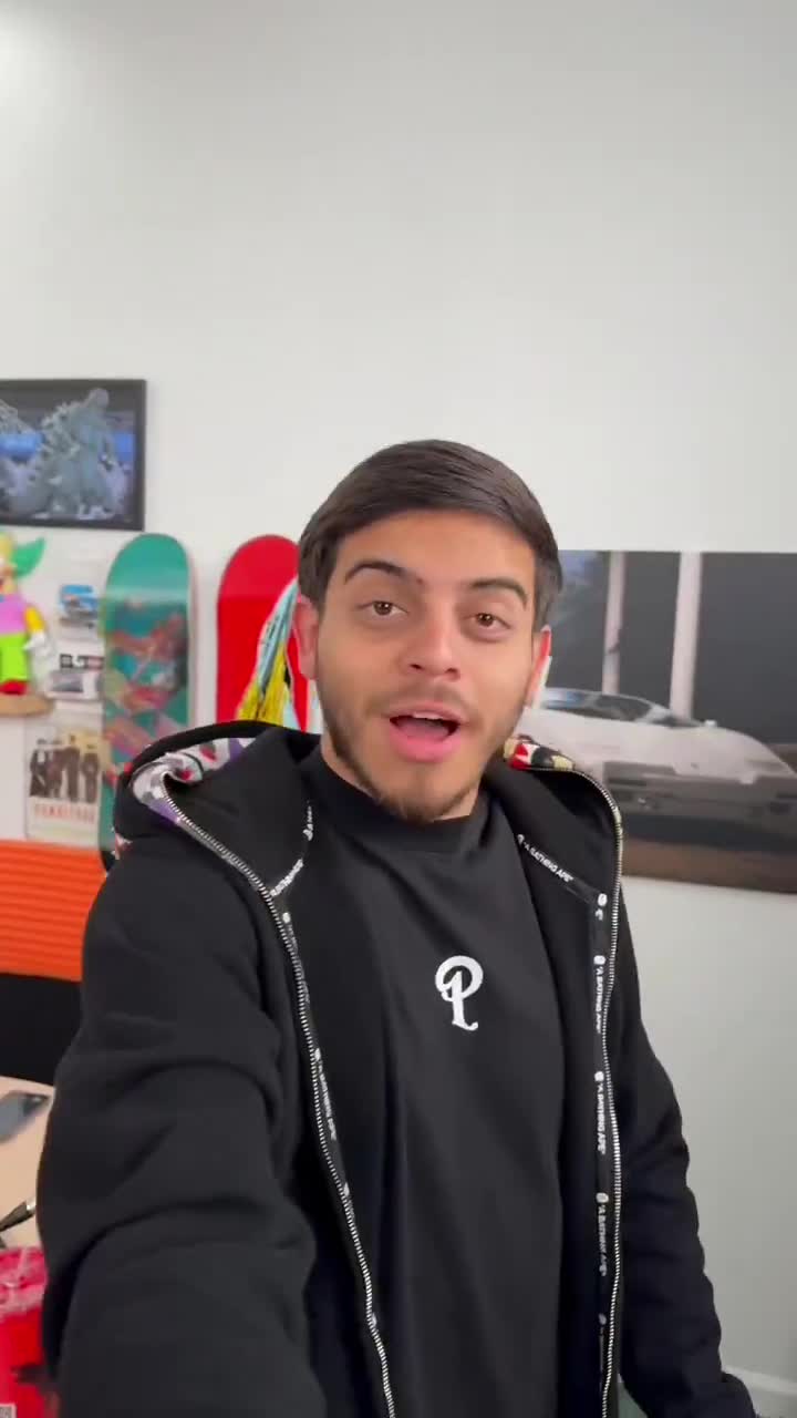 When a stand up comic and a skit comic meet up