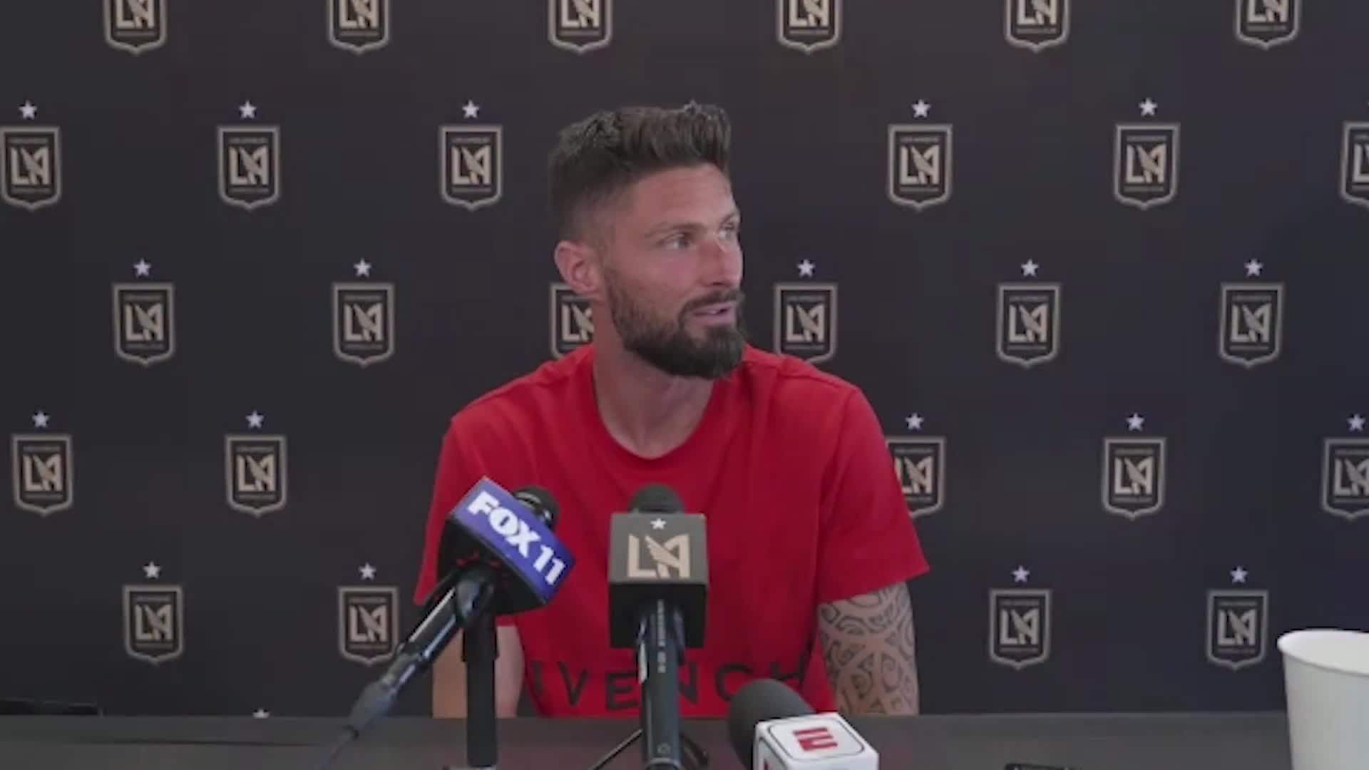 Asked Olivier Giroud about Liam Delap and the pressure of wearing