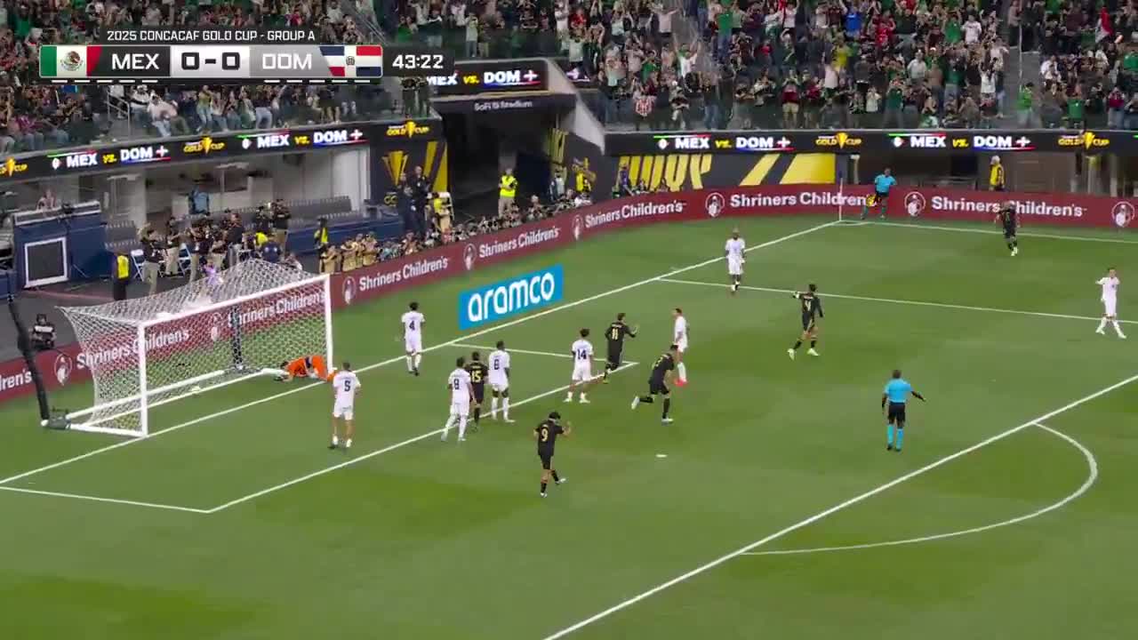 Mexico [1]-0 Dominican Republic