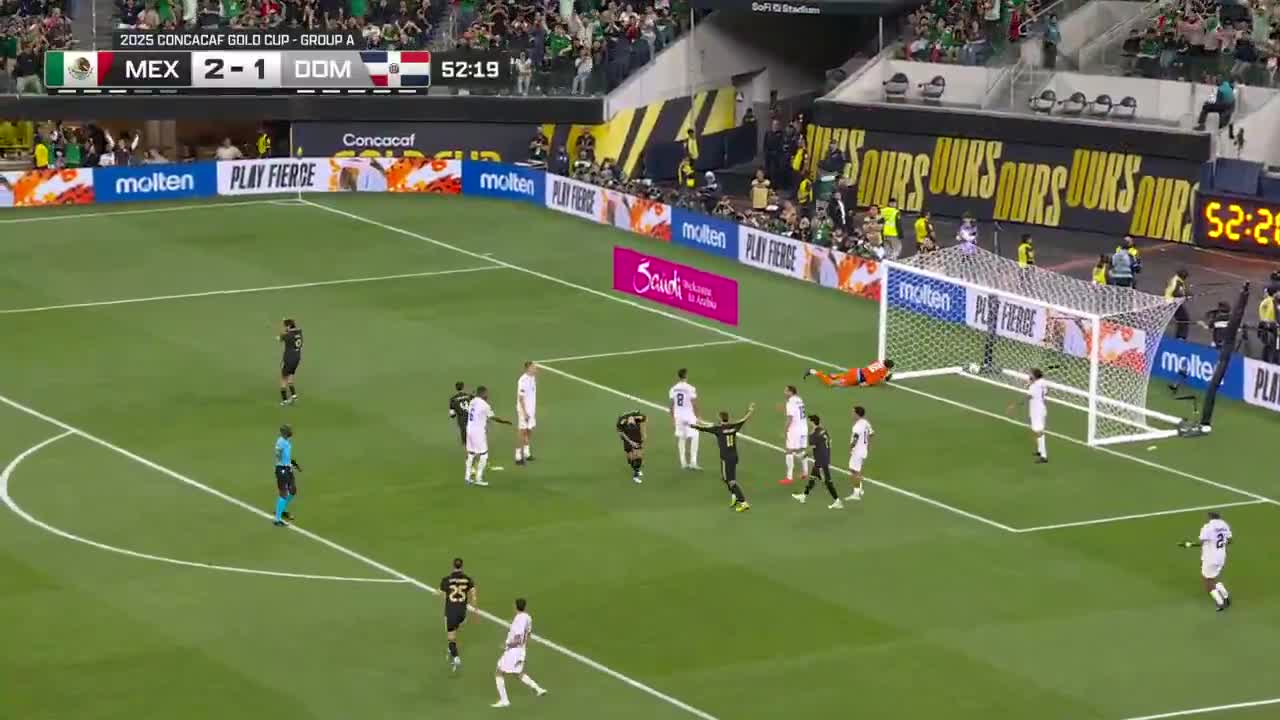 Mexico [3]-1  Dominican Republic -