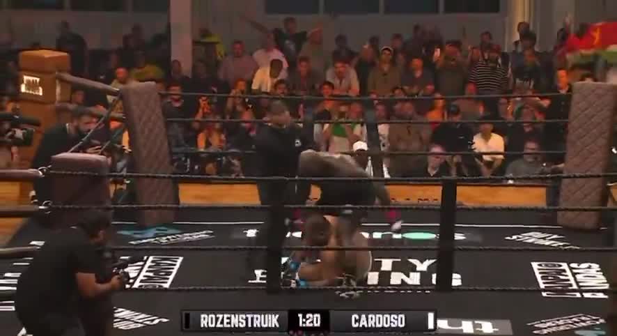 Jairzinho Rozenstruik defeats Devon Schw...