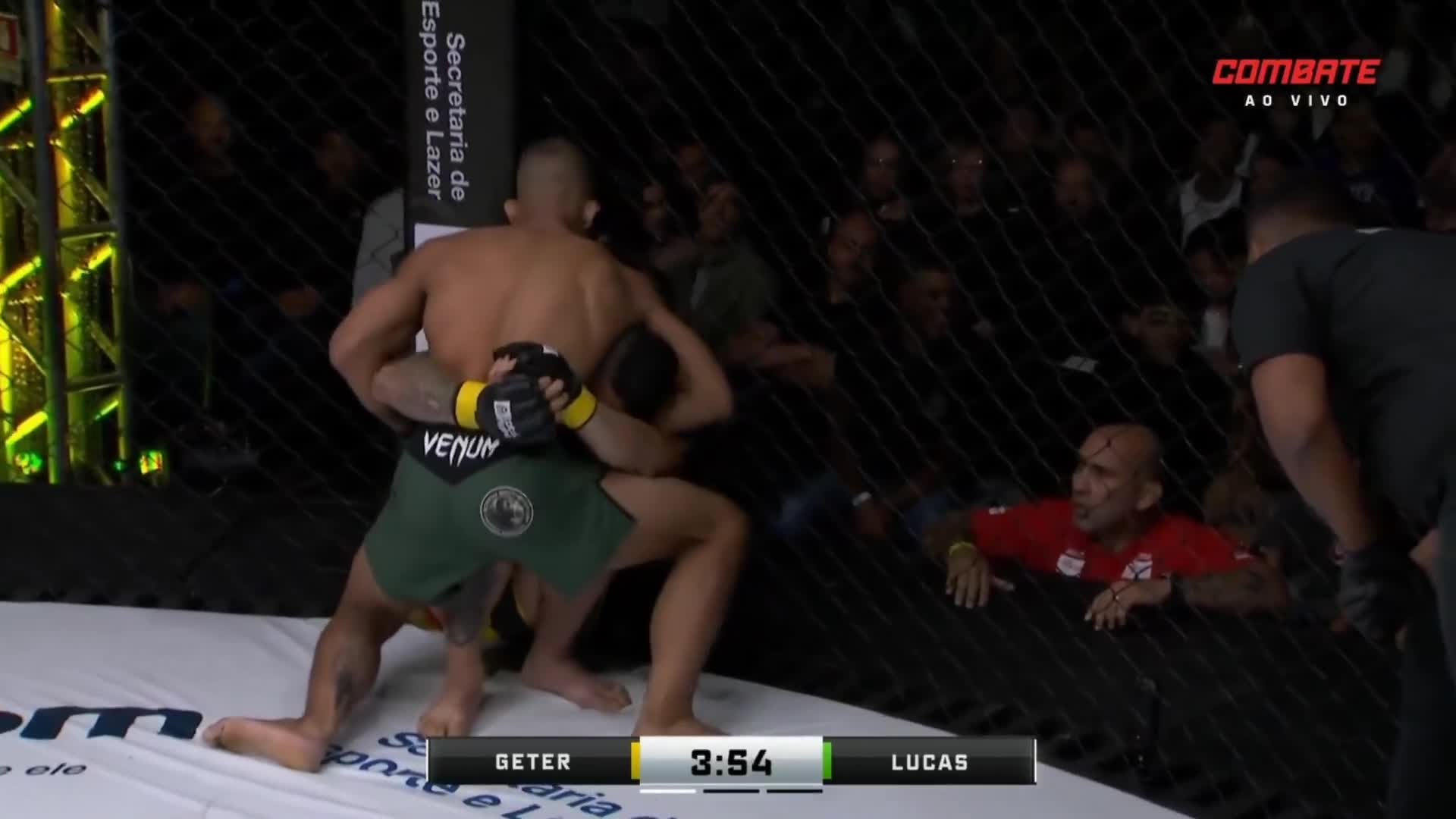 Efetividade pura no cage Lucas Caio ve...