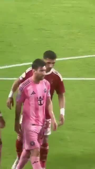 Brief altercation between Messi and Al Ahly player
