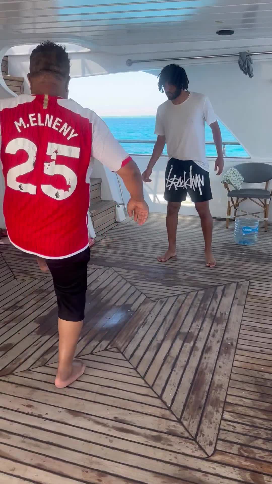 Mohamed Elneny doing kick-ups with his father!
