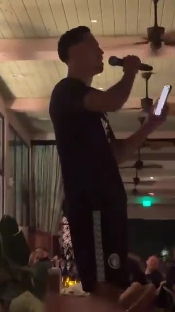 Tijjani Reijnders sings 'One Dance' for his Manchester City initiation
