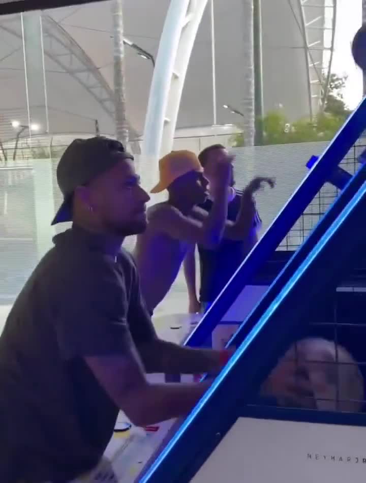 Neymar Jr and Lamine Yamal spotted together in Brazil