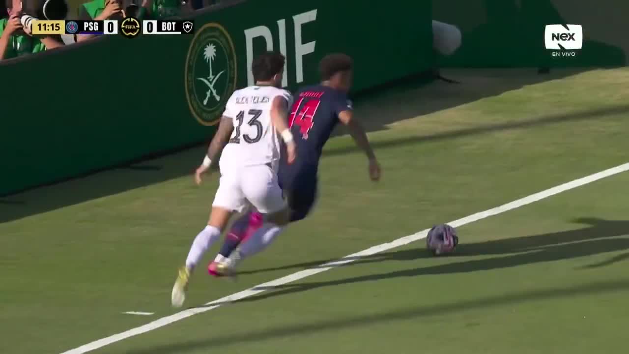 Doué showing off his skills to evade Botafogo’s pressing