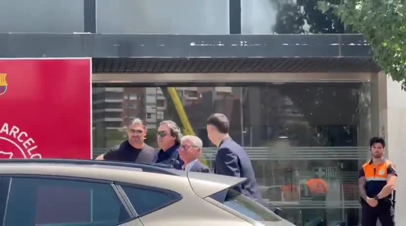 Joan Garcia has arrived at the Camp Nou offices to sign for Barcelona