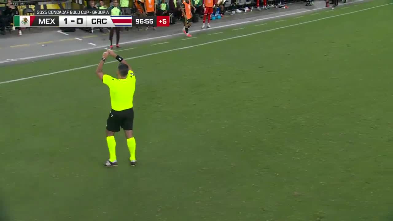 A look at the VAR check which disallowed Santiago Gimenez's goal for Mexico