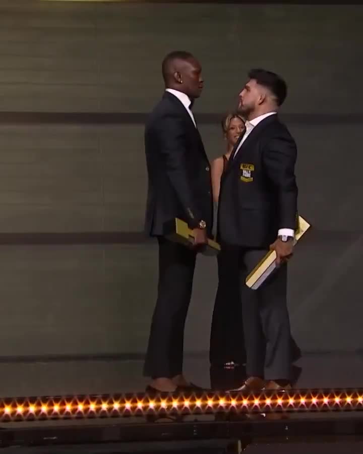 From a 5-round war to a Hall of Fame handshake 🤝