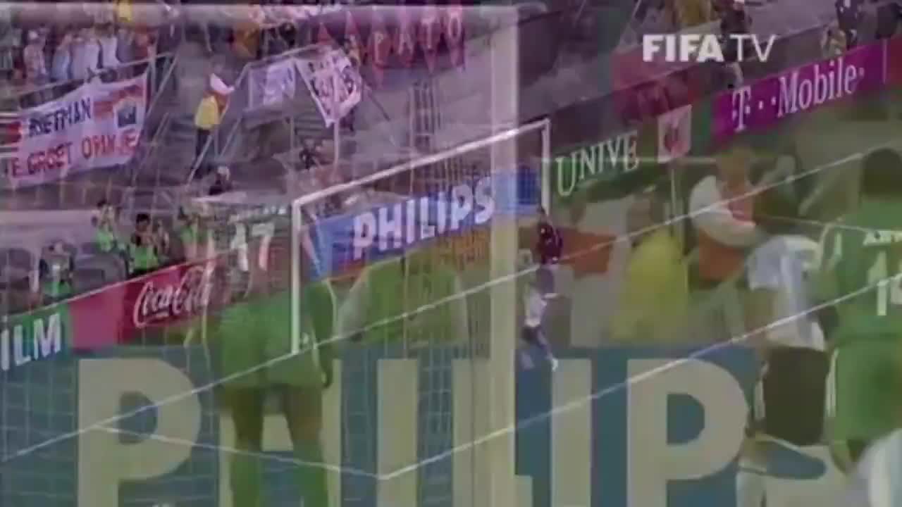On this day 20 years ago, Lionel Messi scored twice for Argentina in a 2-1 win against Nigeria in the final of the 2005 U20 World Cup to win the trophy!