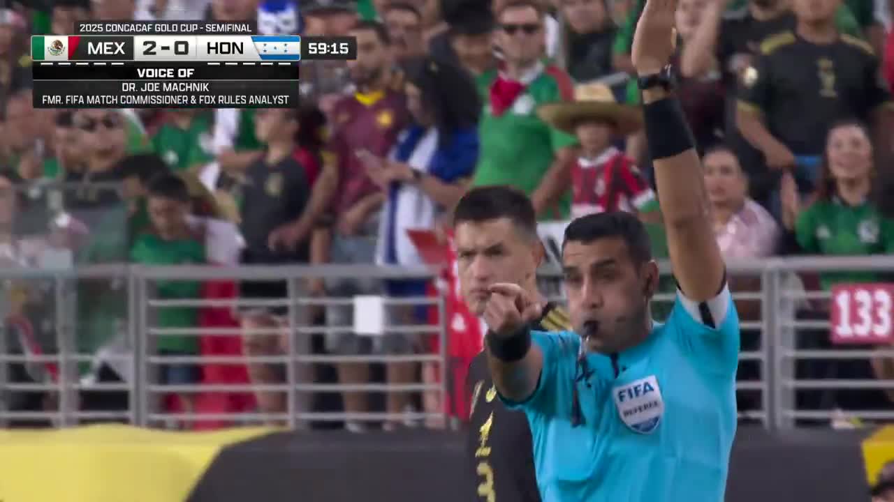 Mexico disallowed goal against Honduras 54'