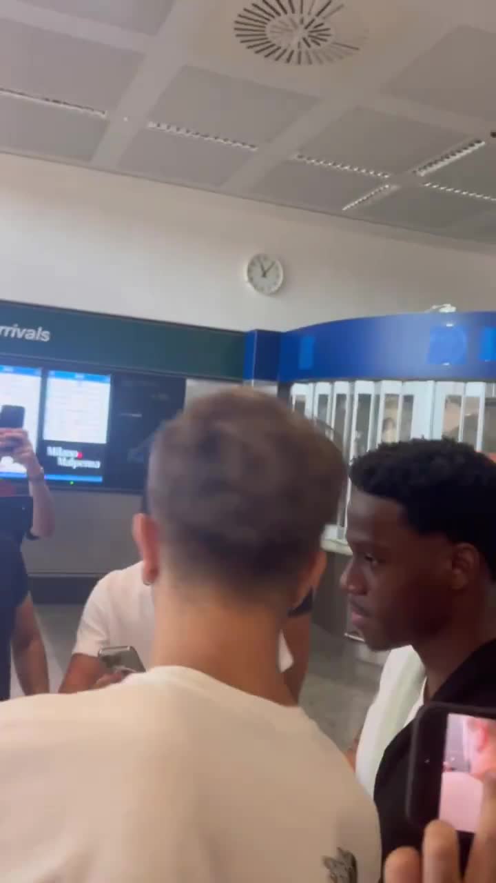 Jonathan David has just landed in Italy to sign in as new Juventus player until June 2030