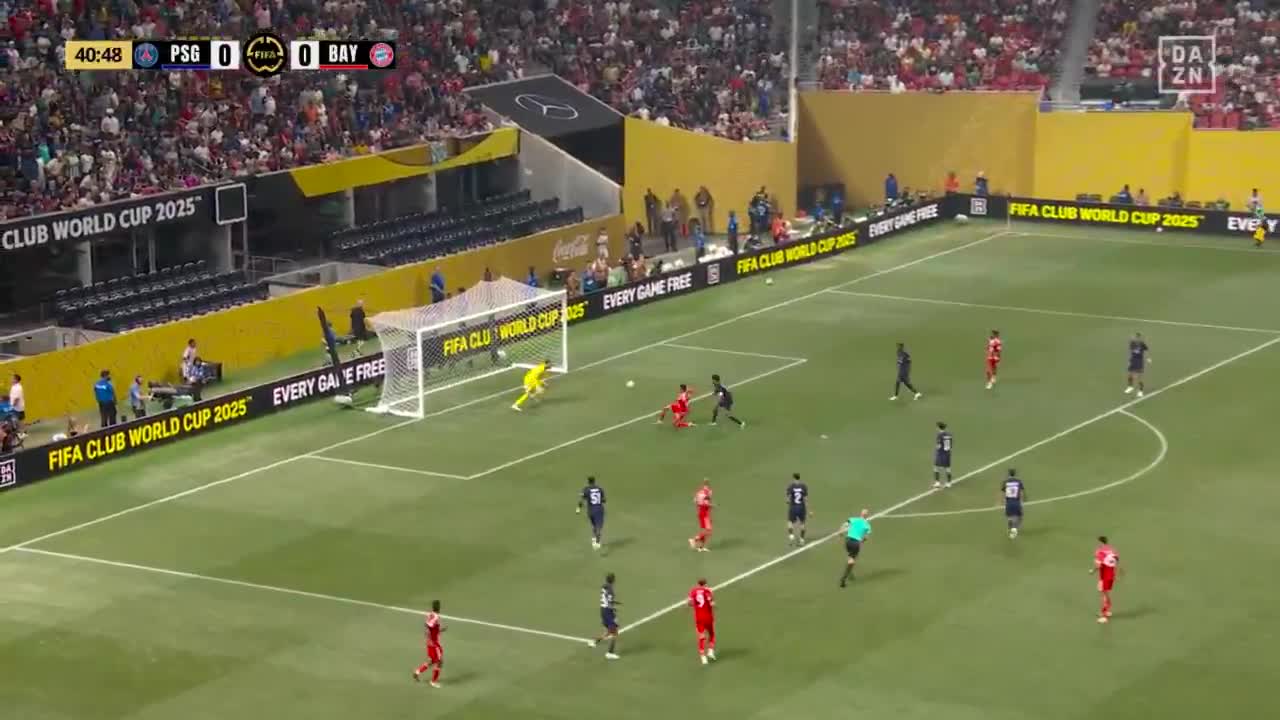 Donnarumma save against Bayern Munich 41'