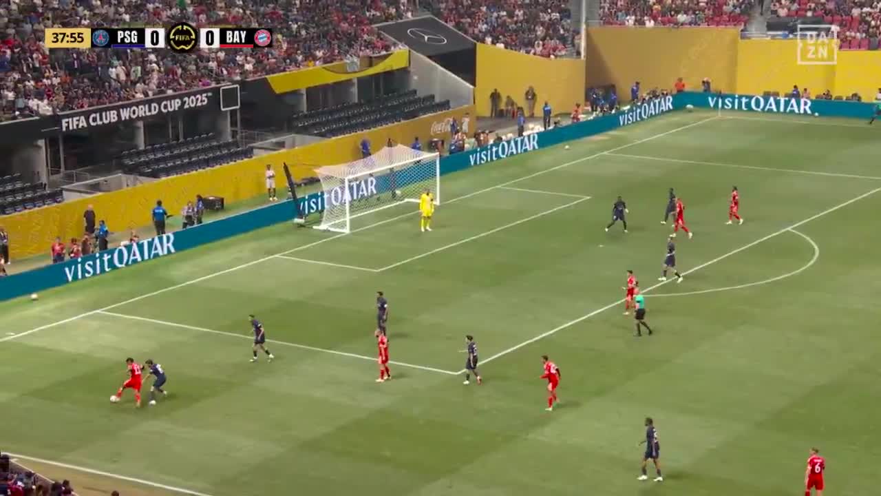 Kane big chance skills from Coman against PSG 38'