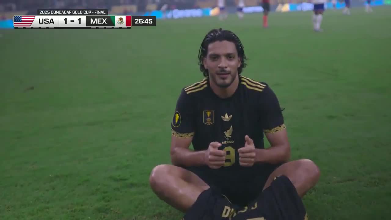 Raúl Jiménez honors Diogo Jota after his goal for Mexico