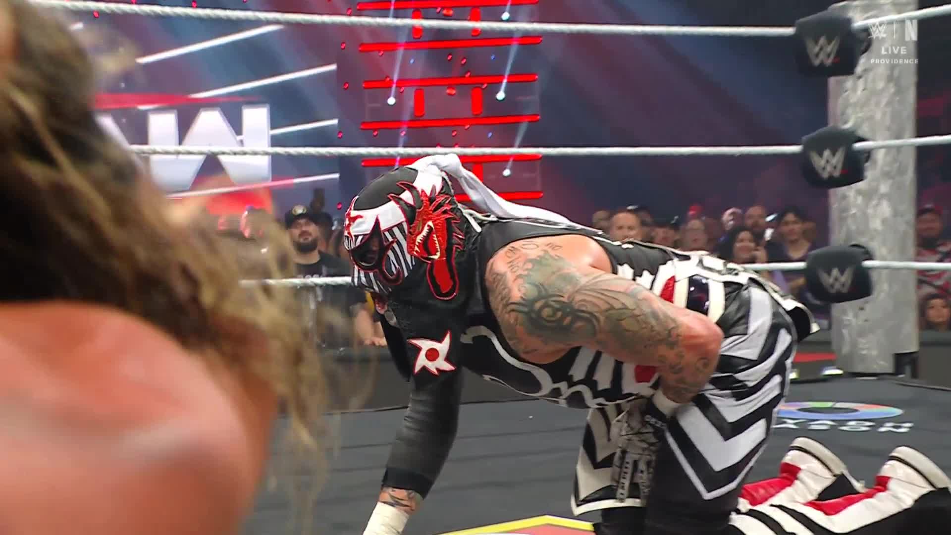 Seth Rollins goes low on Penta