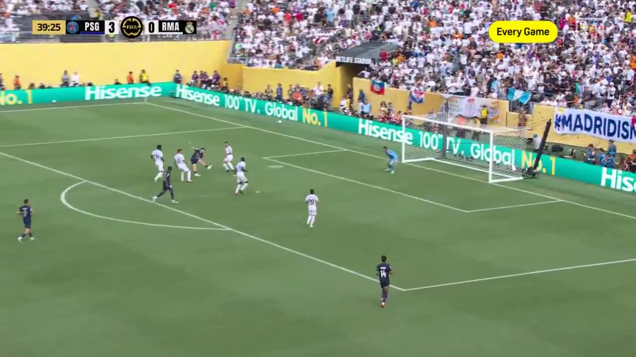Kvaratskhelia  chance against Real Madrid 40'