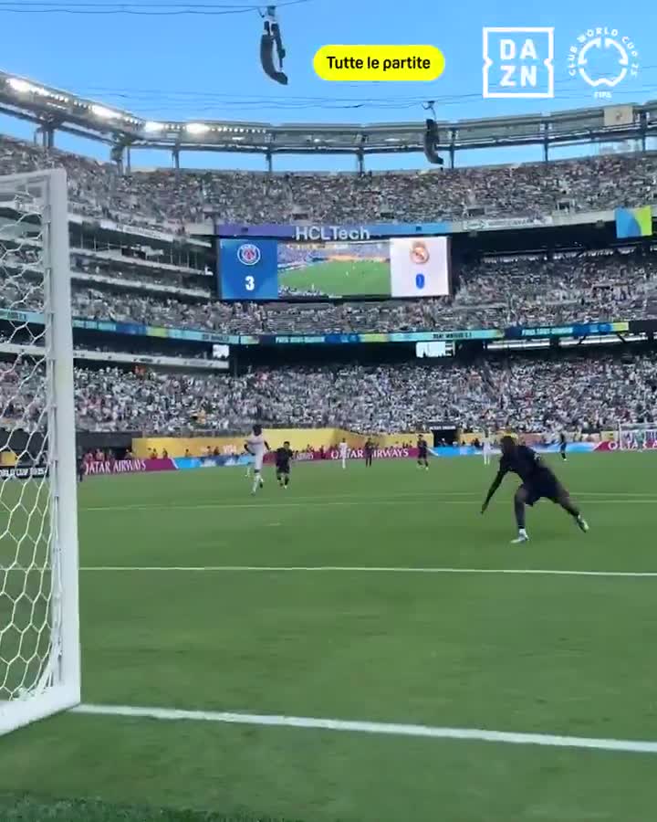 Ousmane Dembélé’s pressing, not letting Real Madrid’s defense play out from the back