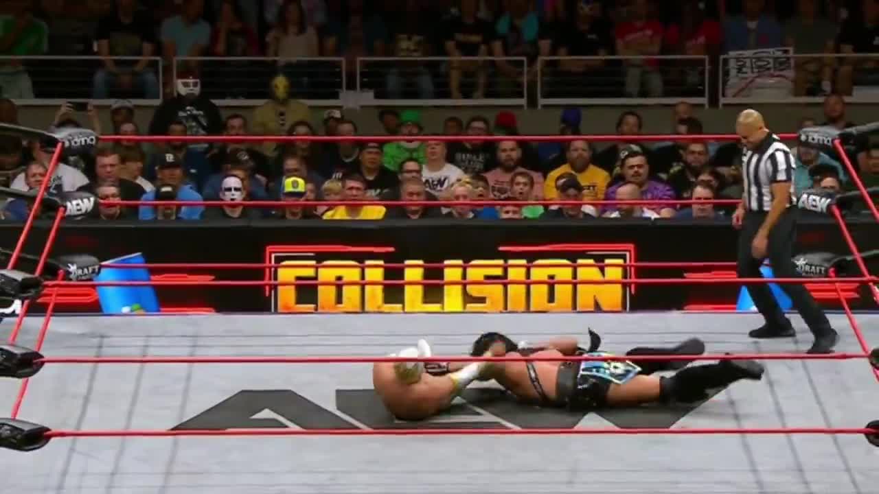 Mistico vs The Beast Mortos.