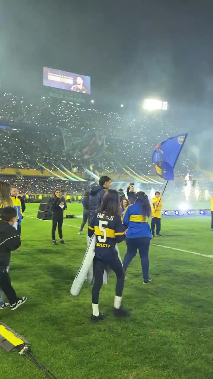 La Bombonera was packed to welcome the return of Leandro Paredes.