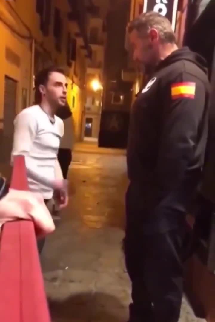 Drunk guy messed up with the wrong Bouncer