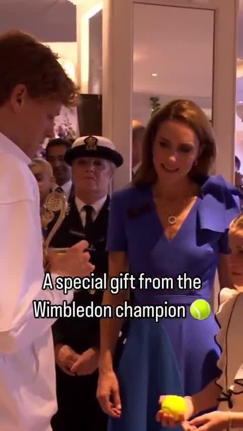 A lucky #PrincessCharlotte and #PrinceGe...