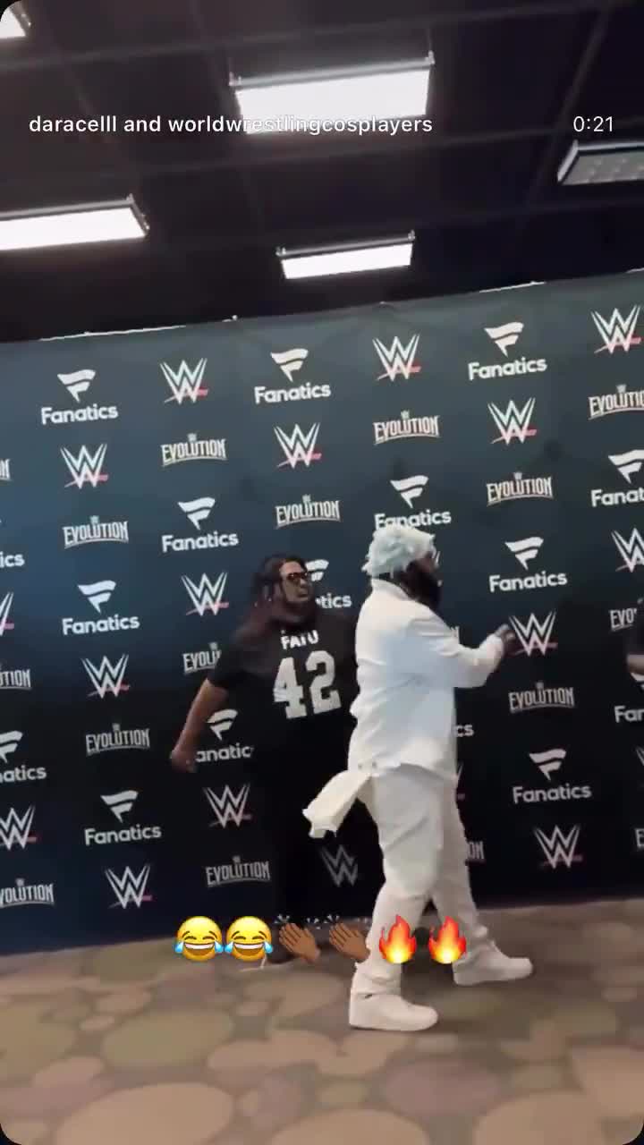 Jacob fatu reaction to his fan cosplay