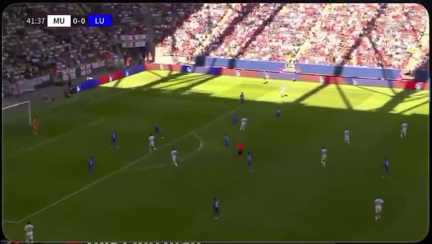 Chido obi  big chance against Leeds 42'