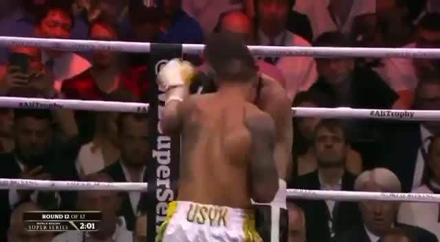 Oleksandr Usyk defeated Murat Gassiev