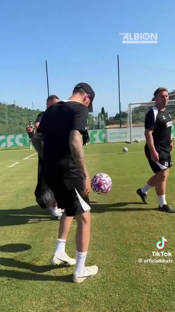 Brighton manager Fabian Hürzeler in training. Only 32-years-old