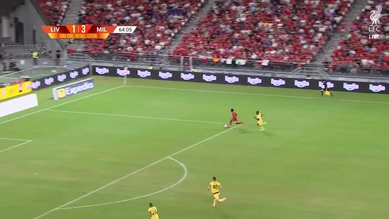 Frimpong dứt điểm nguy hiểm