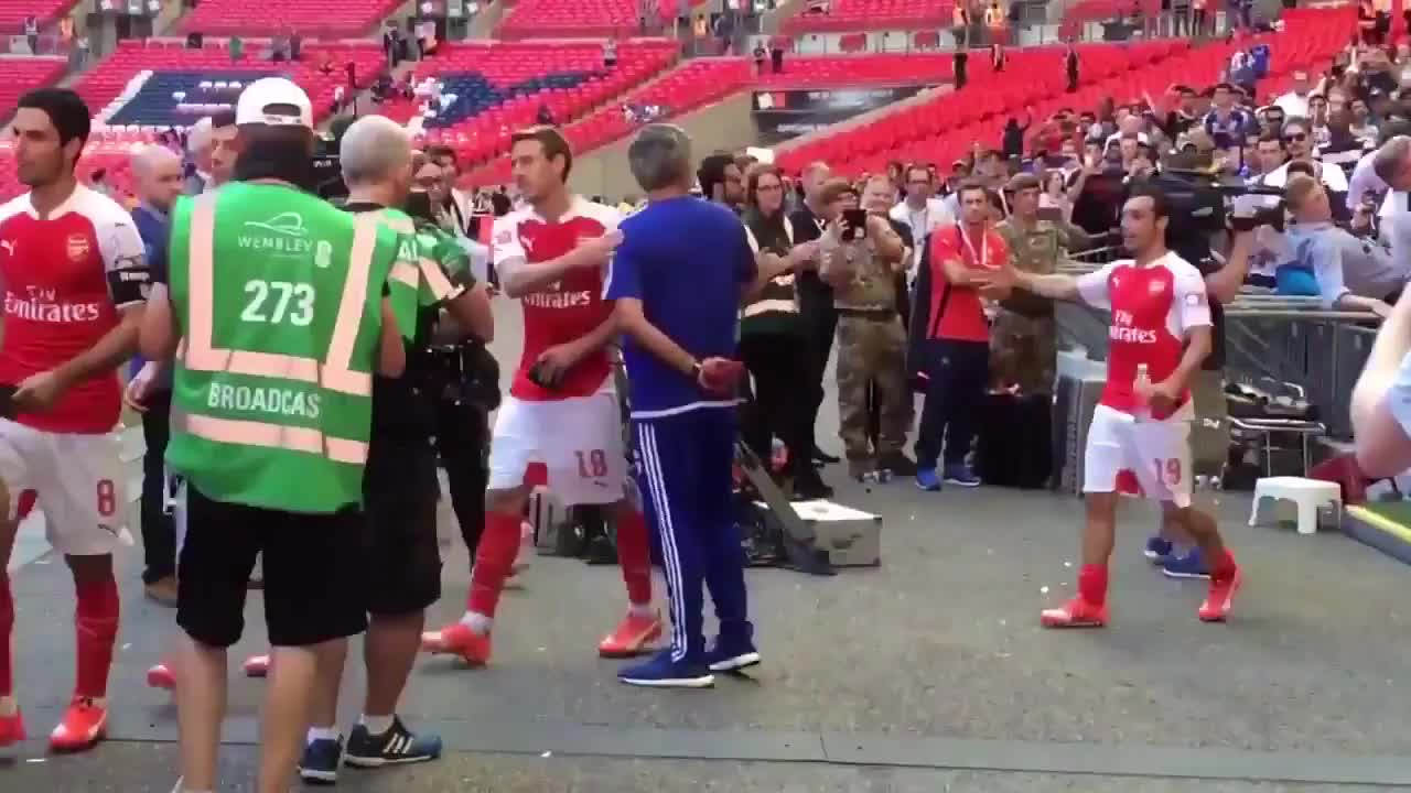 10 years ago today, Arsène Wenger snubbed José Mourinho after the Arsenal beat Chelsea to win the Community Shield