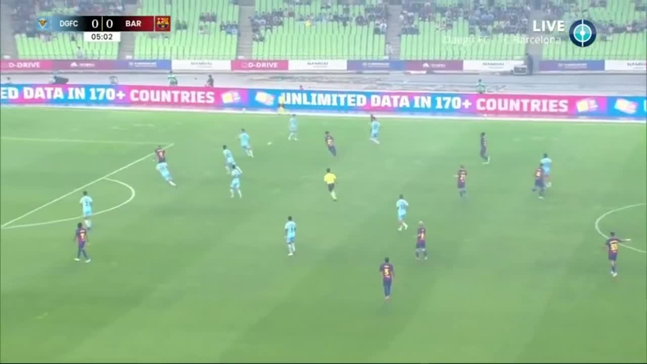 Lewandowski bỏ lỡ!!!