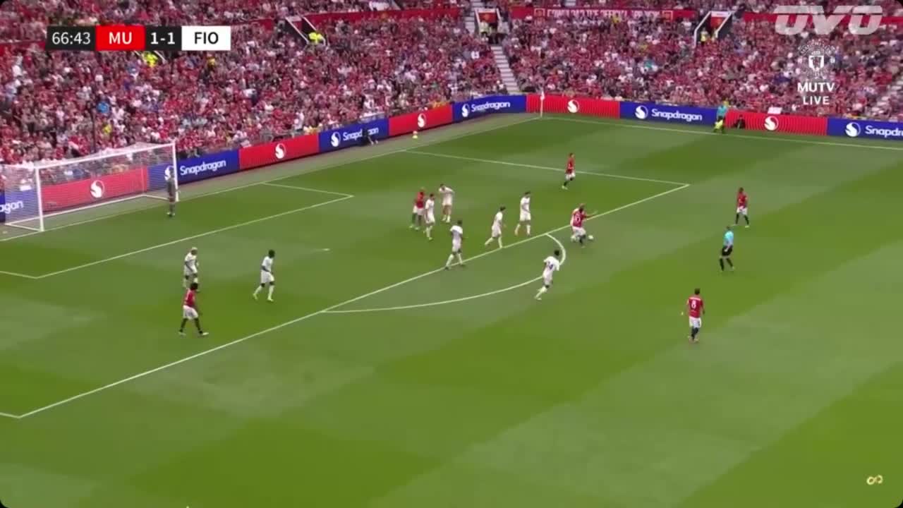 Maguire đáp trả đanh thép!