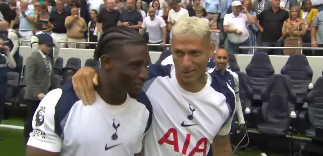 Mohammed Kudus & Richarlison after the end of the match.