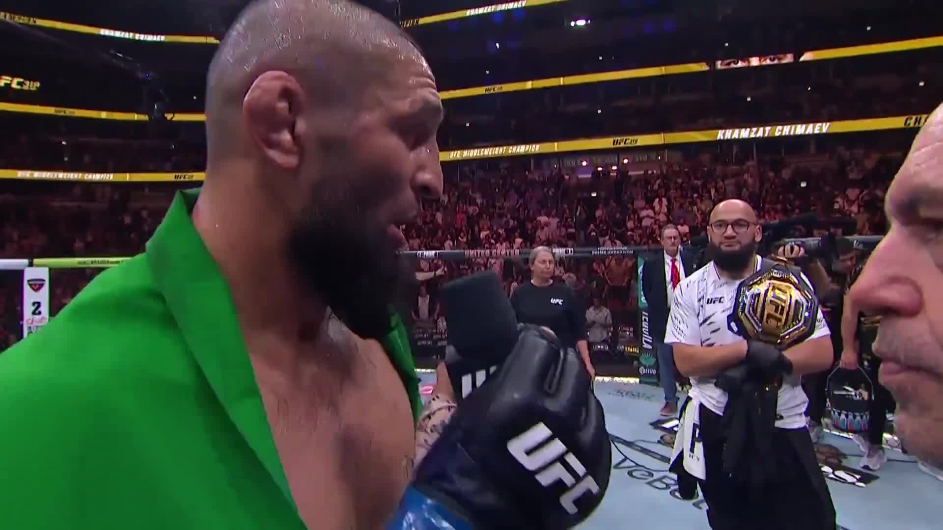 Khamzat Chimaev shows respect to Dricus du Plessis