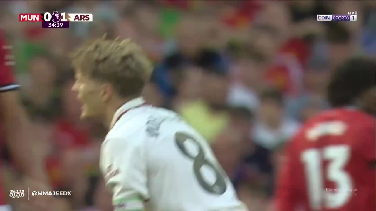 Odegaard chance against Manchester United 35'