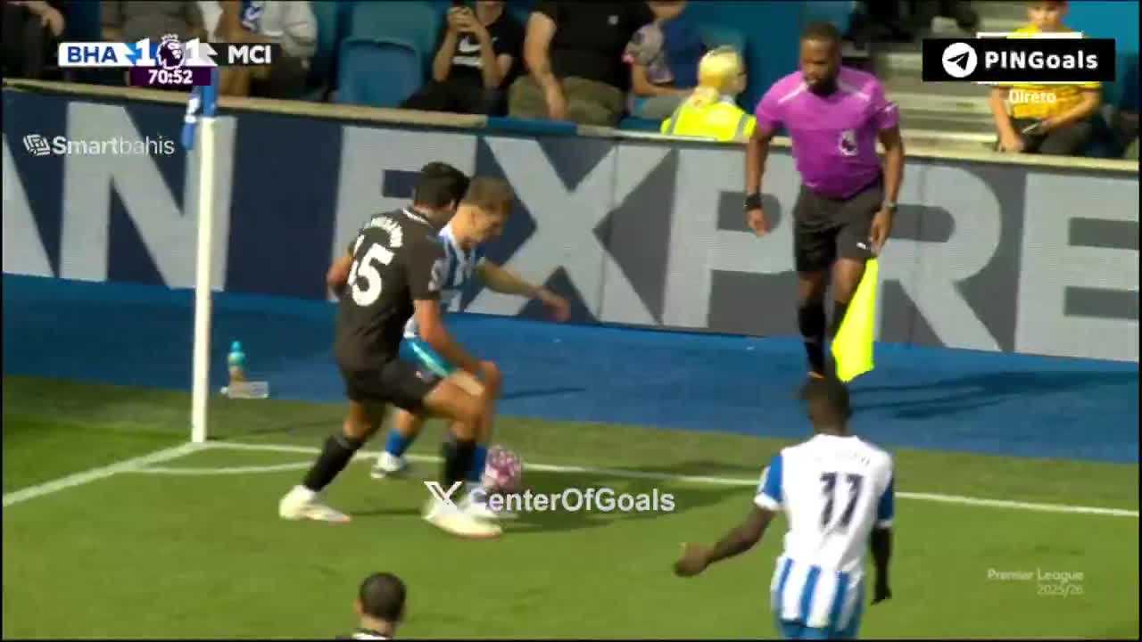 Yankuba Minteh chance against Man City 71'